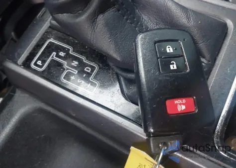 2017 Toyota Tacoma Trd Off Road из США, поврежденный, VIN 3TMCZ5AN7HM111101